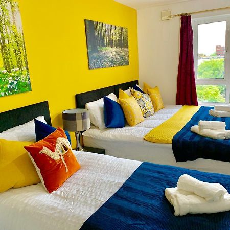 2 Bedrooms Modern Apartment, Lounge, Full Kitchen, Balcony, 5 Minutes Stratford Station Londres Extérieur photo